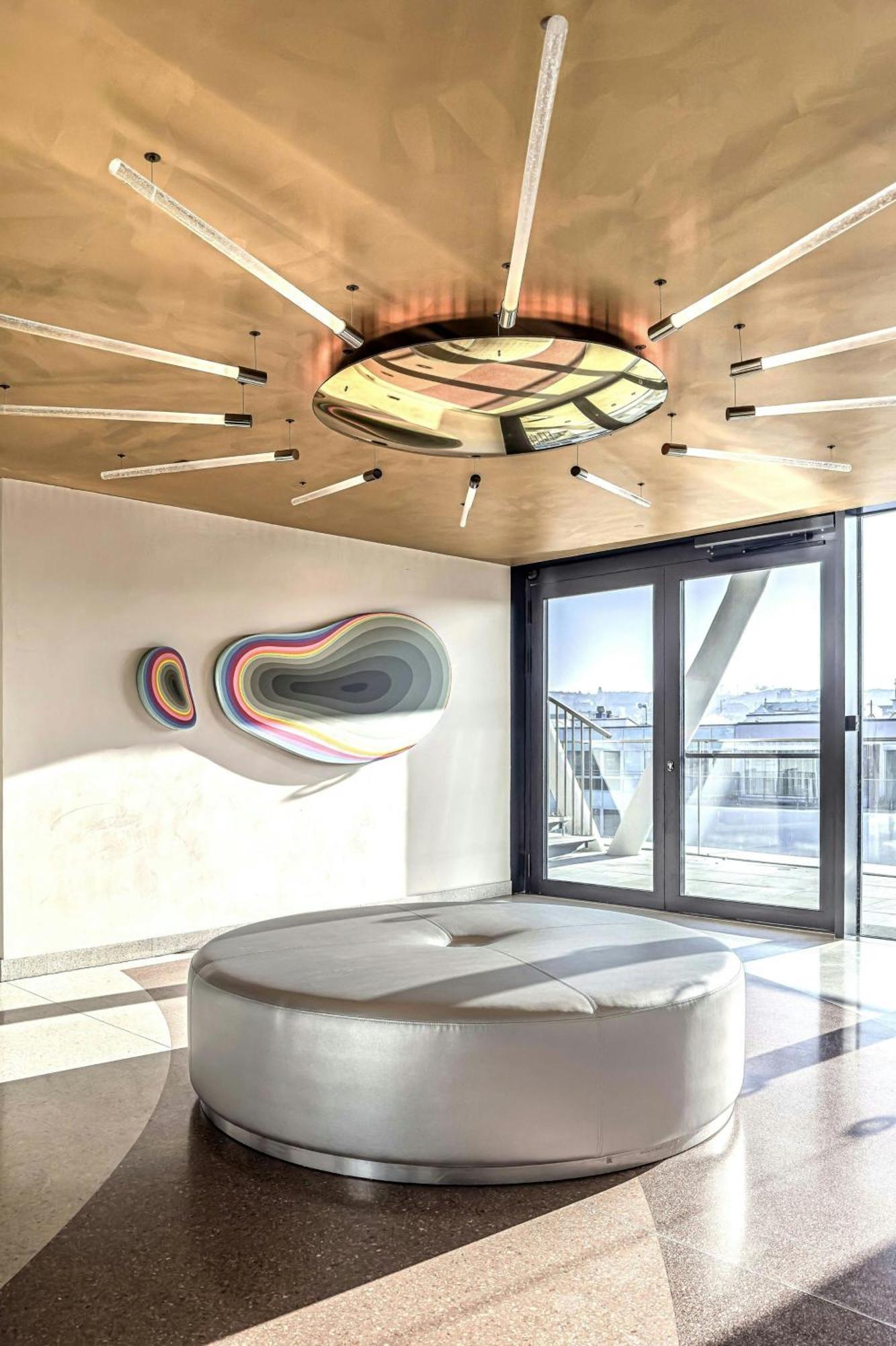 W Hotel 5*