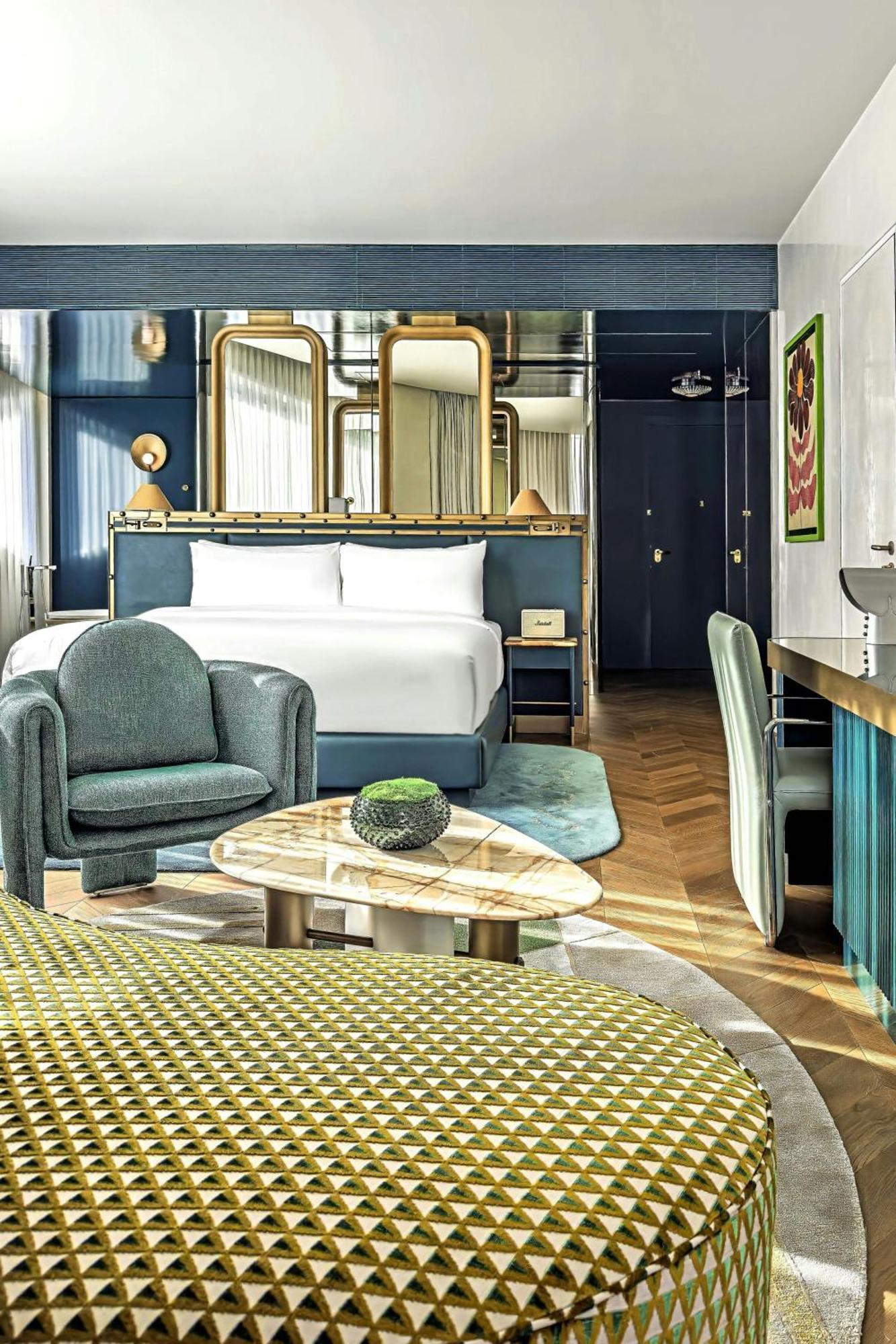 Hotel W