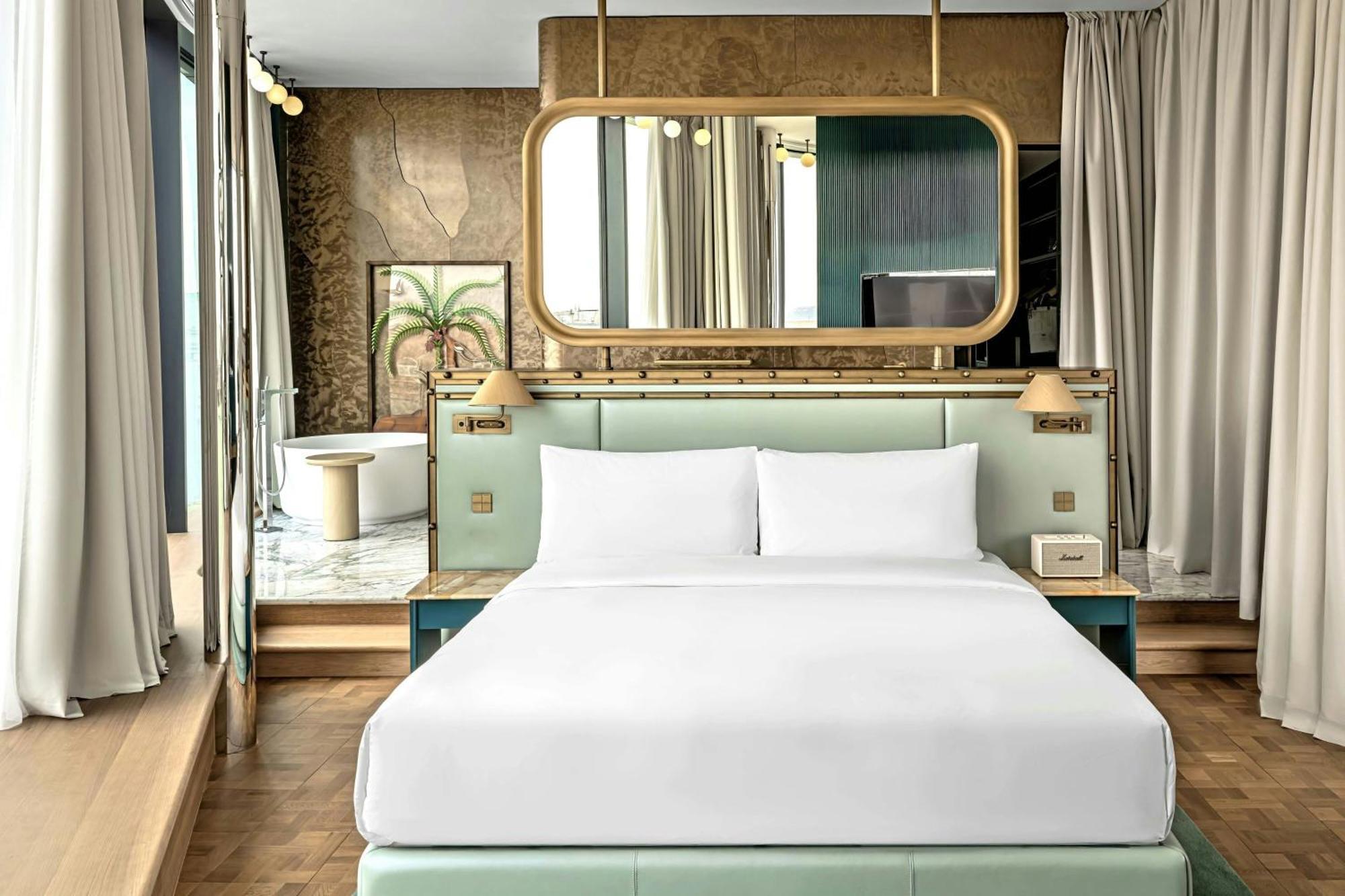 Hotel W 5*